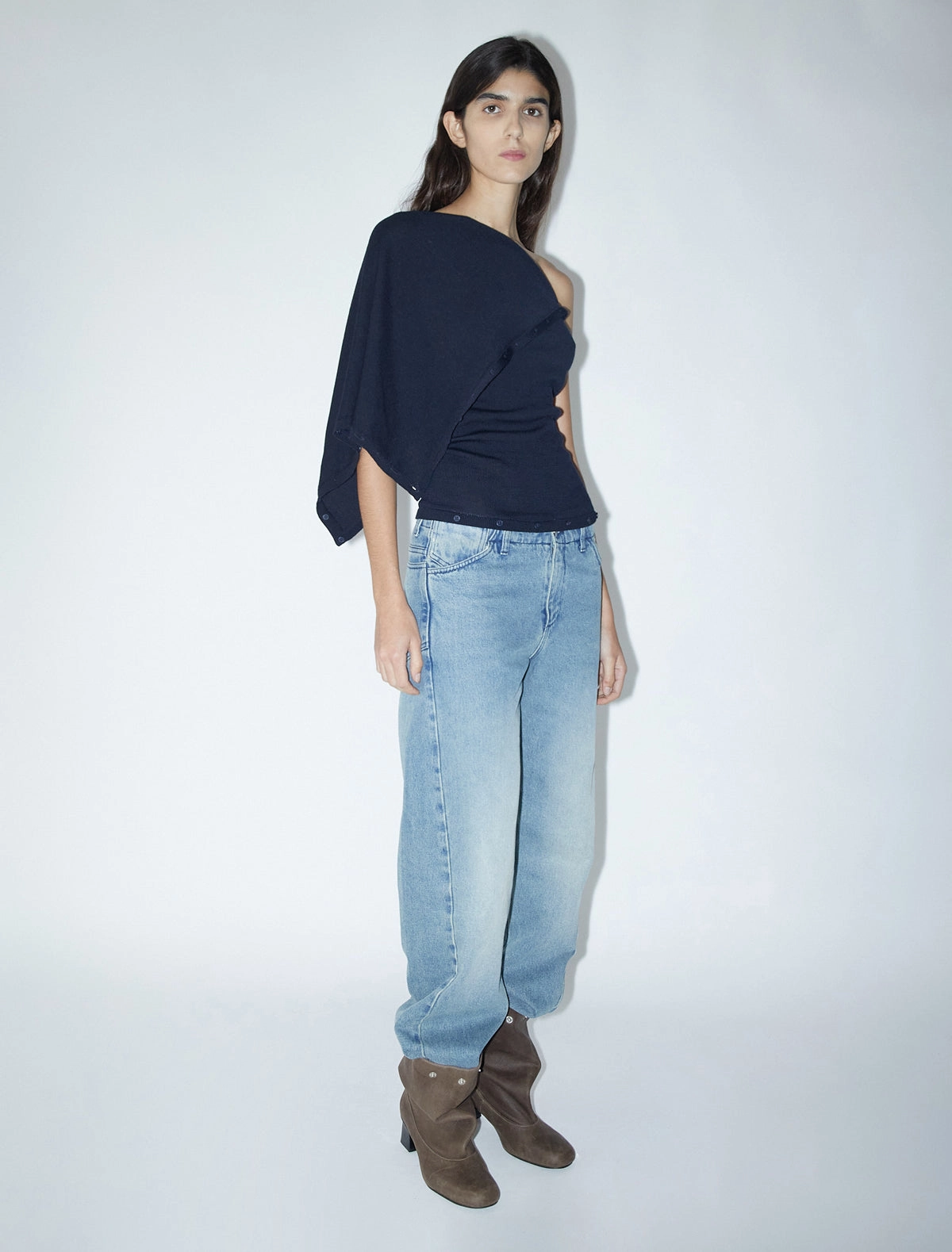 no 2298 / Adelina