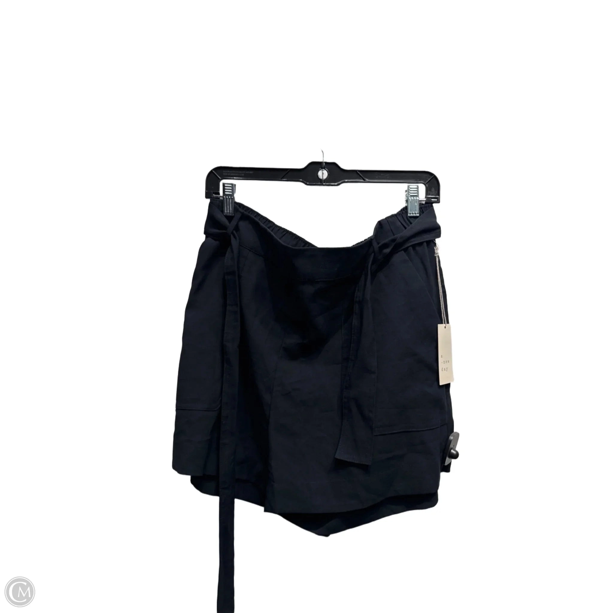 Shorts By Universal Thread In Black, Size: L