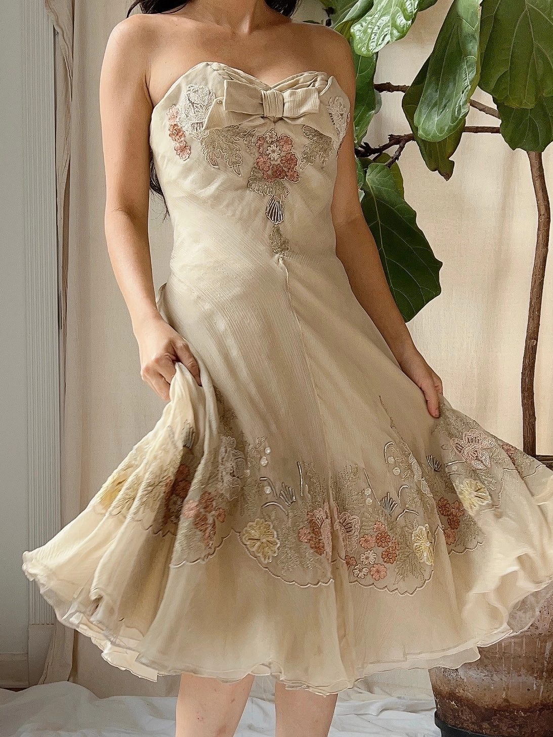 Vintage Silk Eavis and Brown Embroidered Dress - S/6