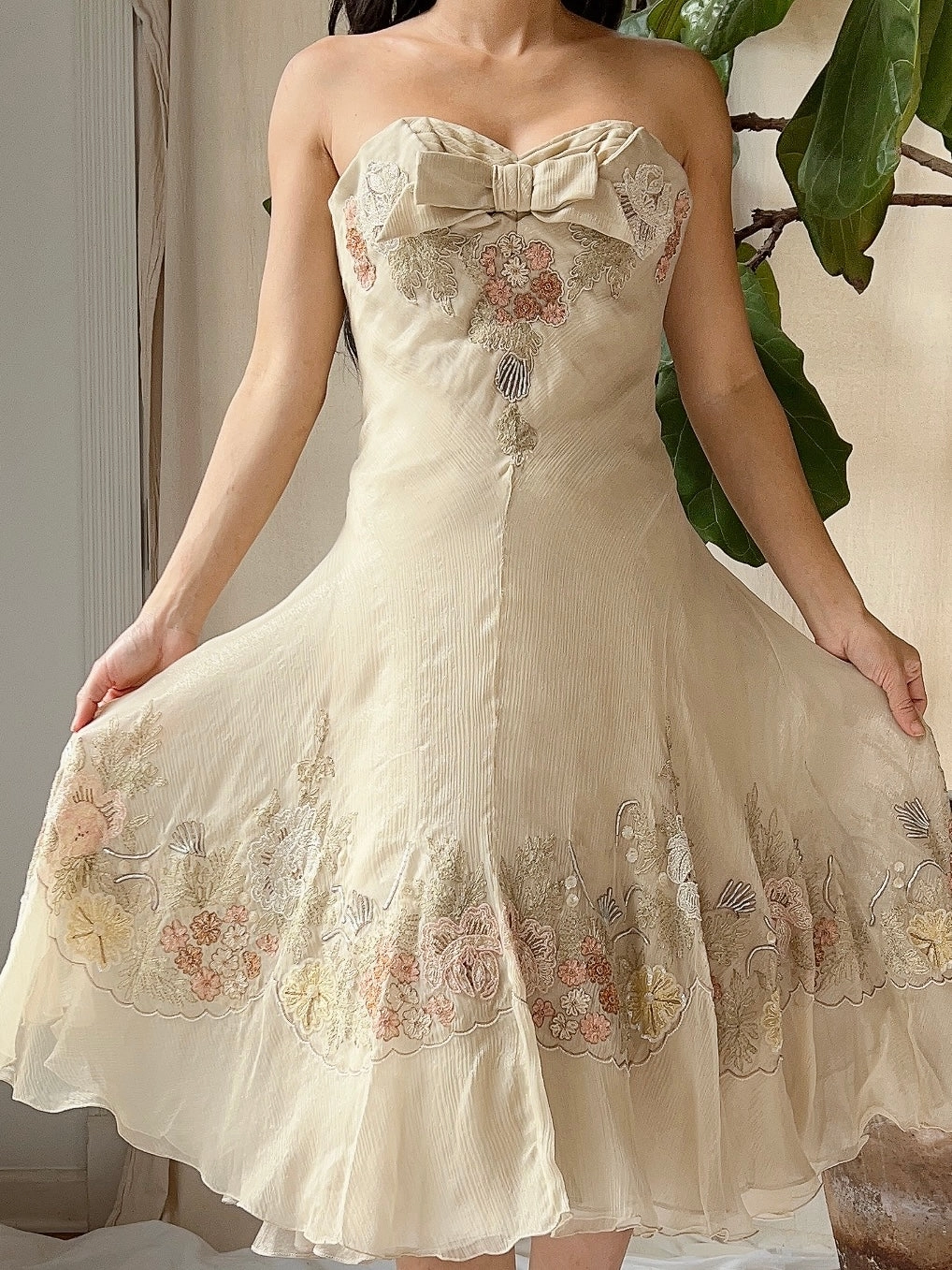 Vintage Silk Eavis and Brown Embroidered Dress - S/6