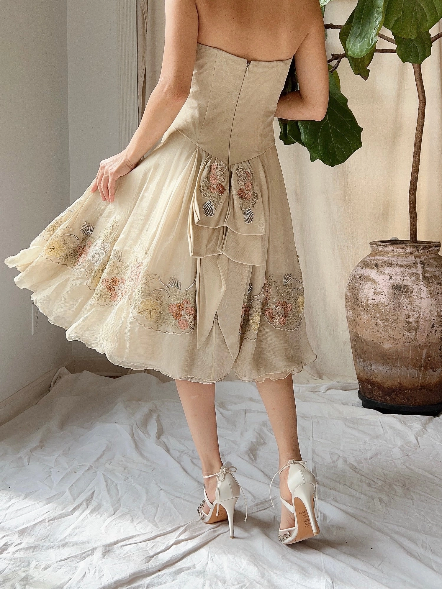 Vintage Silk Eavis and Brown Embroidered Dress - S/6