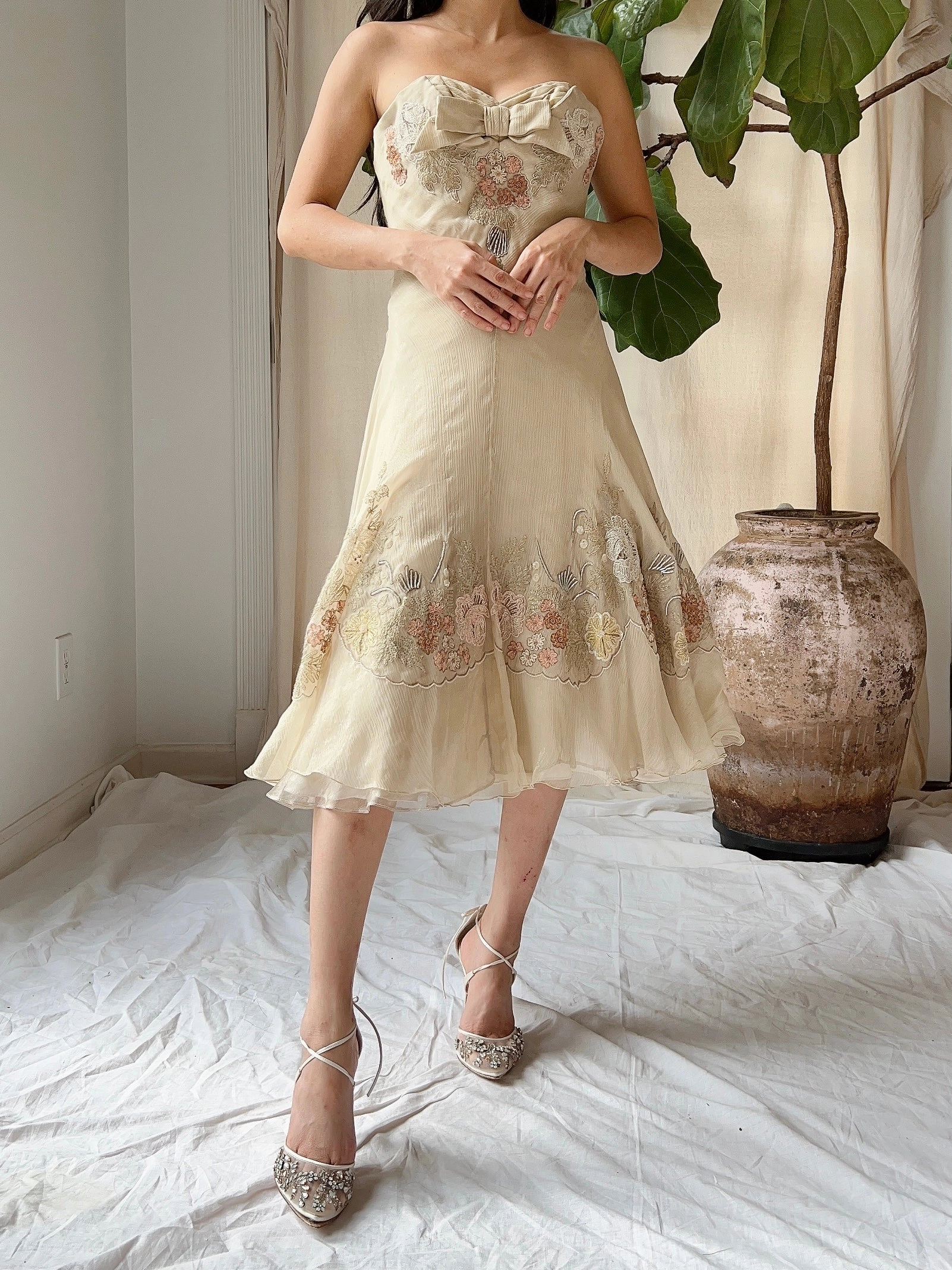 Vintage Silk Eavis and Brown Embroidered Dress - S/6
